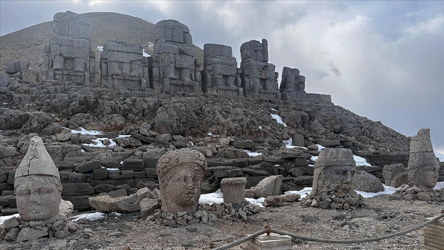 Tarih öğrenmenin bireye ve topluma faydaları ile ilgili slogan