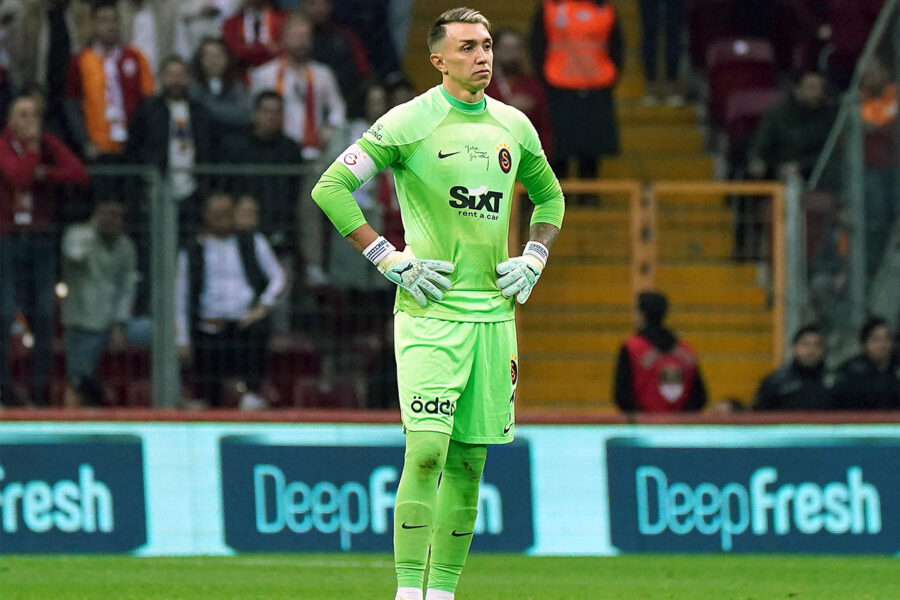 Muslera neden yok