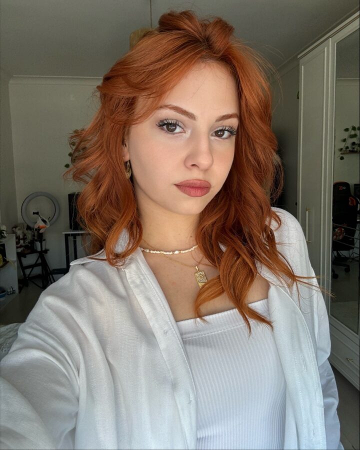 ertassla kaç yaşında