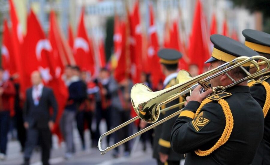 Cumhuriyet Bayramı ile ilgili kompozisyon kısa