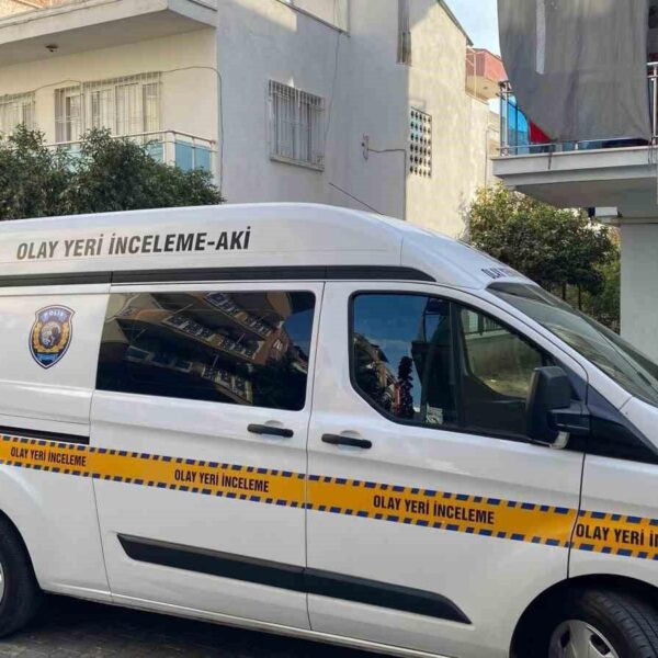 112 Acil Çağrı Merkezi'ne sağlık ve polis ekipleri olay yerine sevk edildi-1