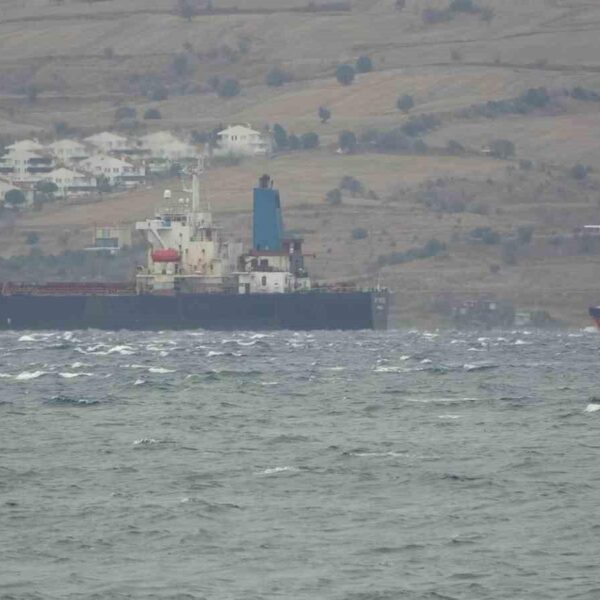 289 metre uzunluğundaki 'Capt Natura' gemisi Çanakkale Boğazında-1