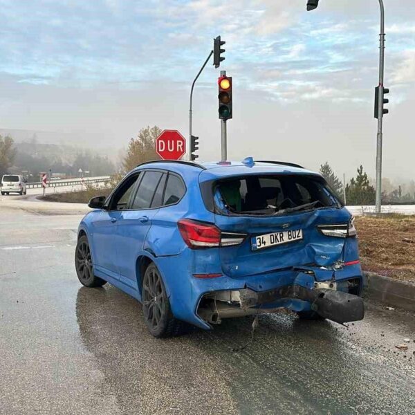 3 Araç Çarptığı Trafik Kazası-1