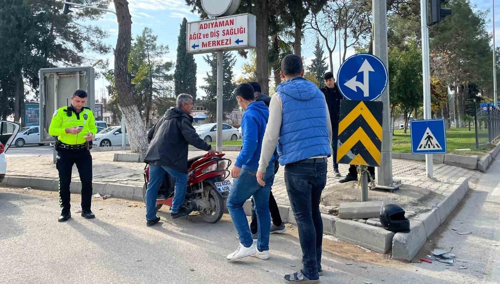 Adıyaman’da Otomobil ile Motosiklet Çarpışması Sonucu 1 Kişi Yaralandı