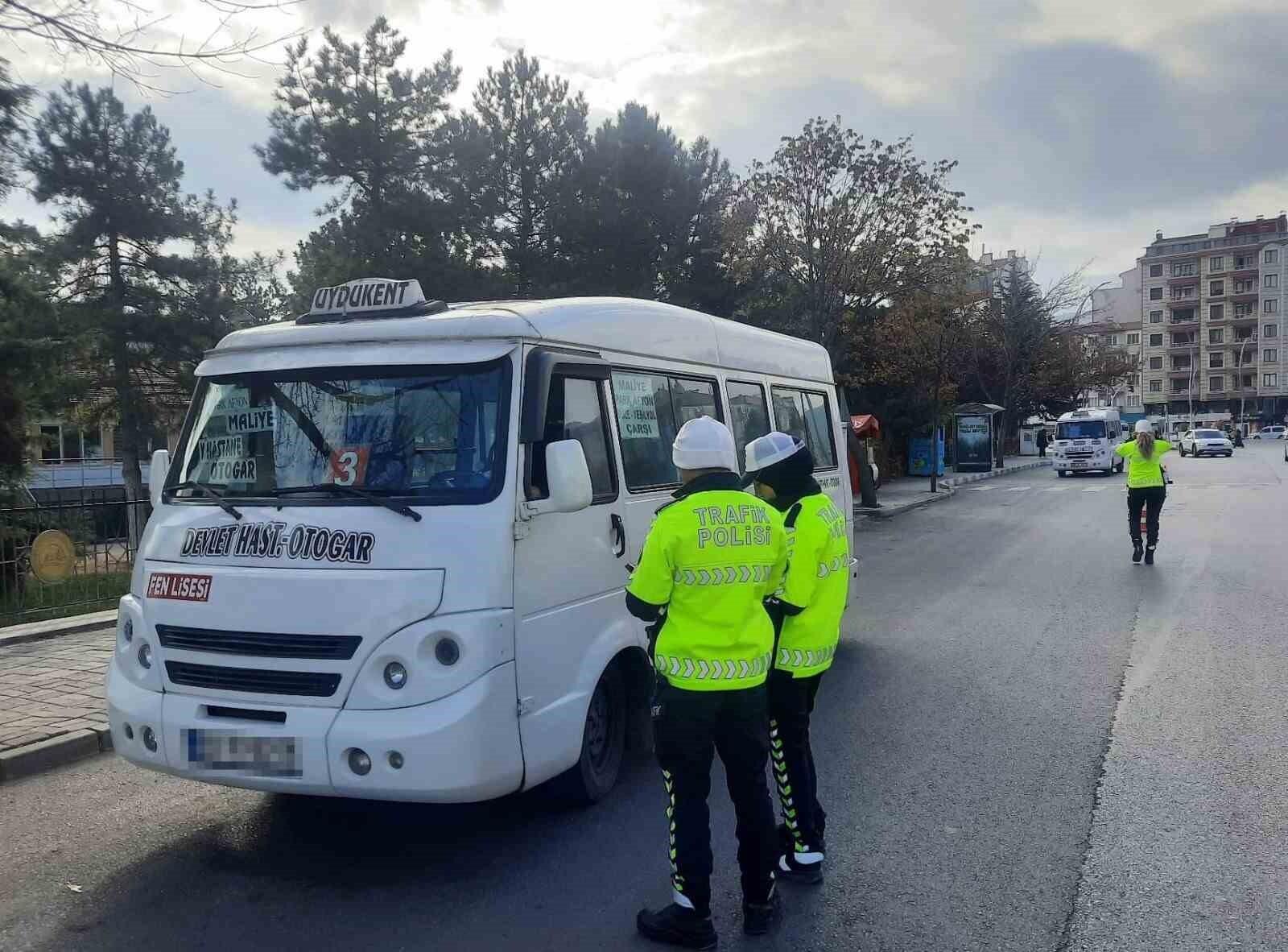 Afyonkarahisar’da Dolmuşlara 6 Bini Geçen Denetim, 1914 Minibüse Ceza