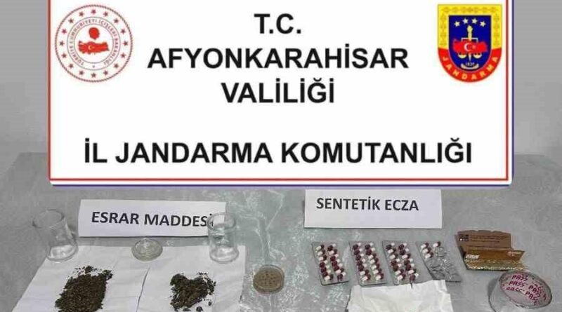 Afyonkarahisar'da Jandarma 4 Şüpheliyi Gözaltına Alarak Uyuşturucu Madde Ele Geçirdi 1