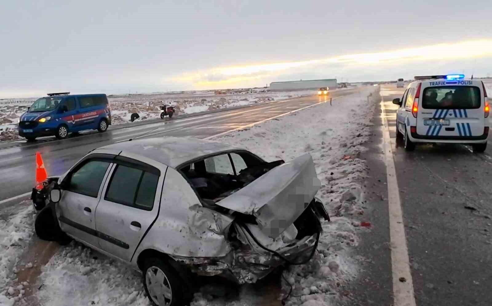 Aksaray’da Buzlanma Sonucu Otobüs Çarpması: 1 Yaralı