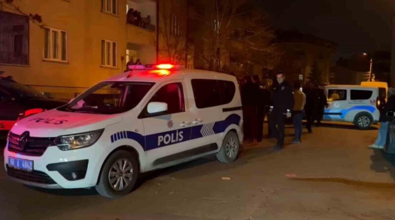 Aksaray'da Havacı Fişek Atışları İhbar Üzerine Polisle Tartışma 1