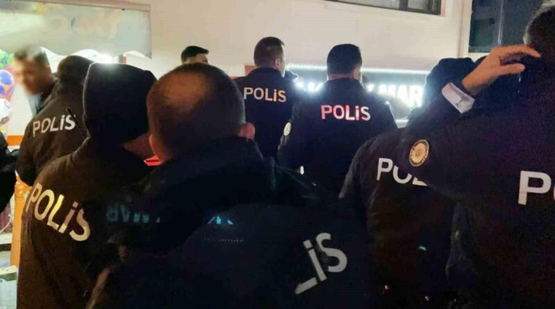 Aksaray’da Gençler Arası Kavga: 1 Yaralanan 4 Kişi Gözaltına Alınarak Polis Takviye Anonsu 1