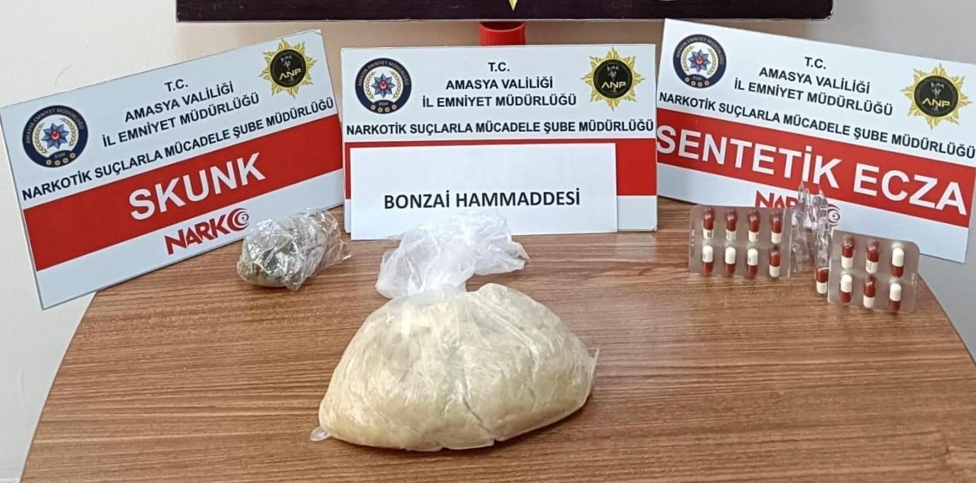 Amasya’da 61 Milyon TL Değerinde Uyuşturucu Elekesi Yapıldı, 3 Kişiyi Tutukladı Polis