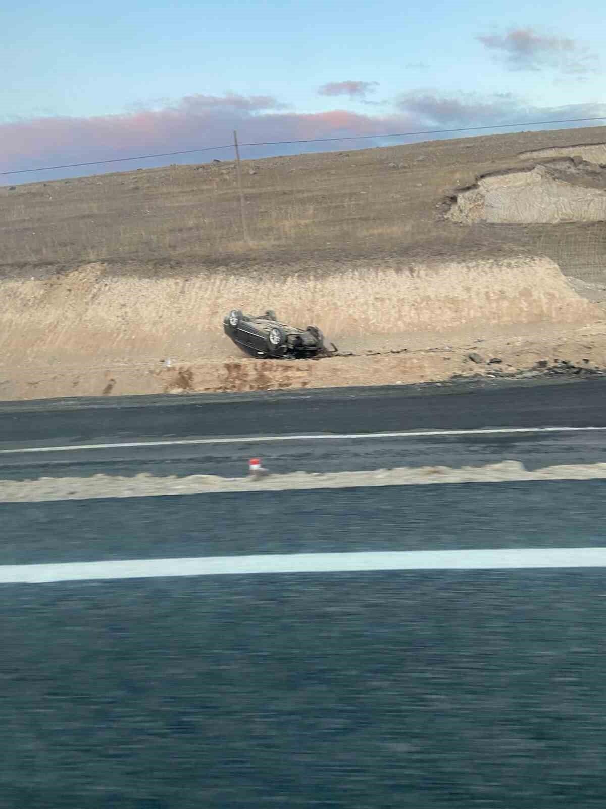 Ardahan-Kars Karayolunda Sürücü Yaralandı