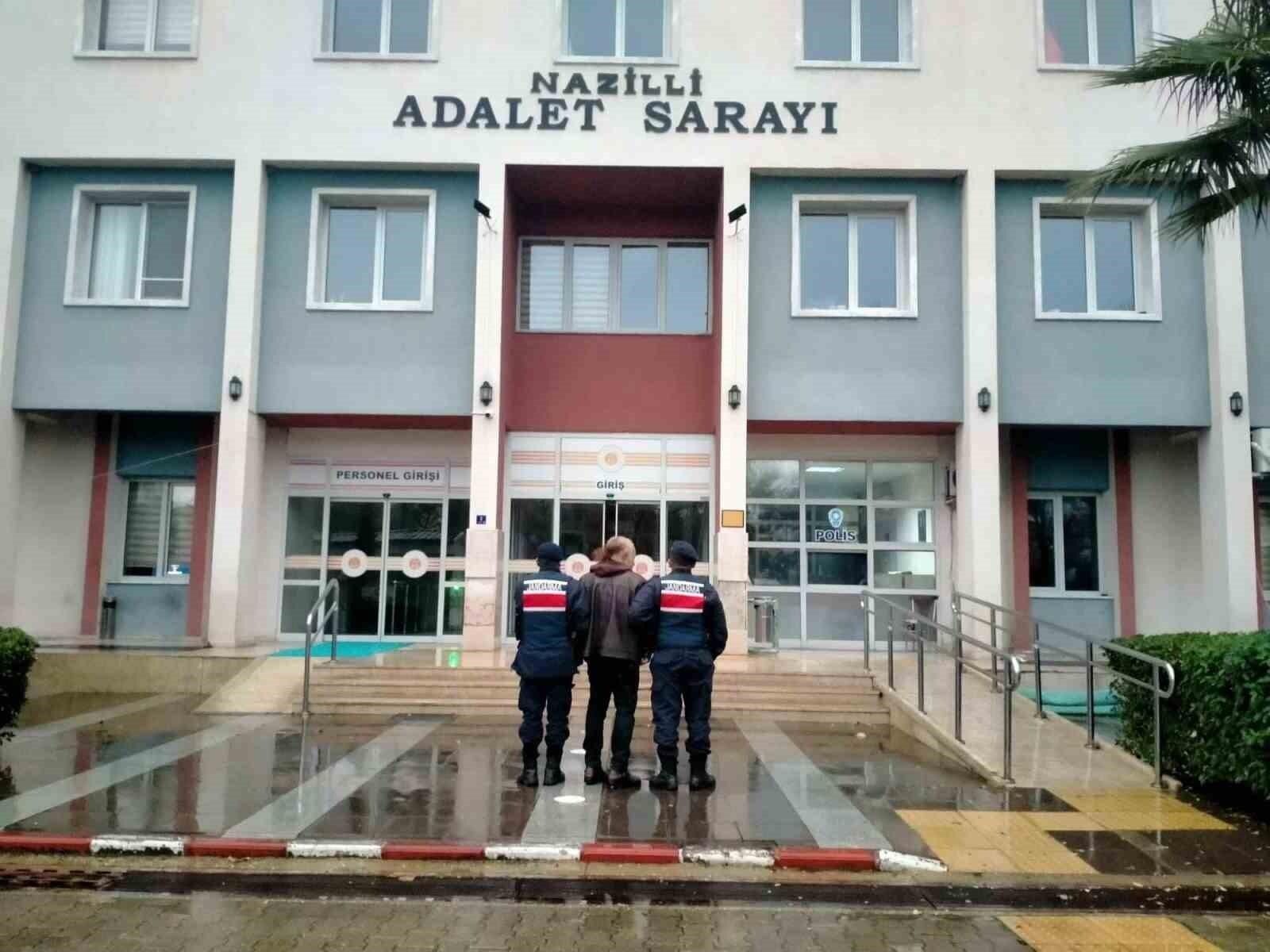 Aydın Buharkent’te 11 Suçtan 7 Yılda Aranan Şahıs Jandarma Tarafında Yakalanarak Gözaltıya Alınarak Cezaevine Gönderildi