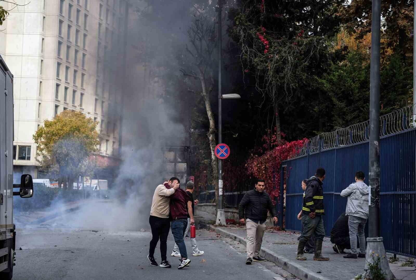 Bahçelievler’de Kamyonet Yangını Sonrası Sürücü Sinir Krizi