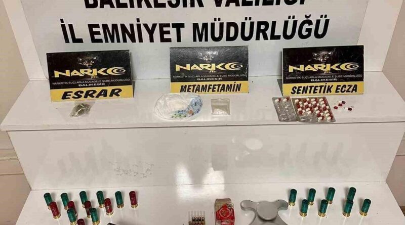 Balıkesir’de Narkotik Ekipler Operasyonunda K.G. Tutuklandığı Teklif Edilen Maddeler Ele geçirildi 1