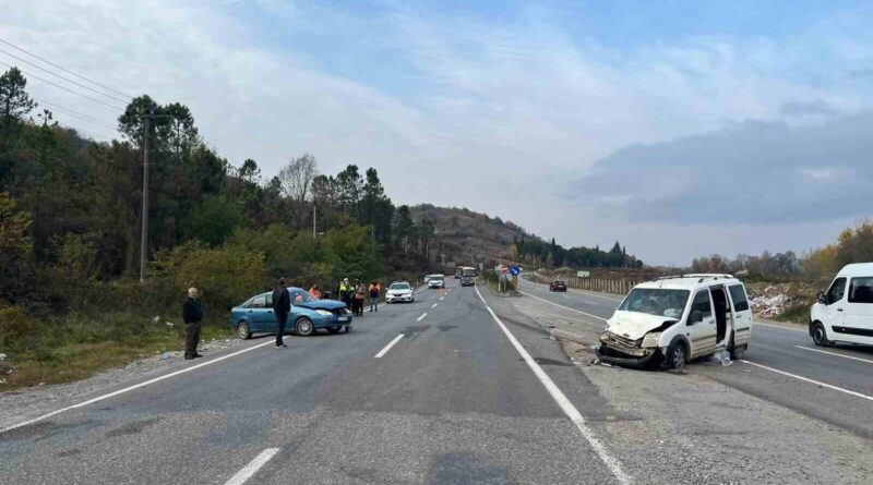 Bartın'da U Dönüşü Kazasında 6 Kişi Yaralandı 1