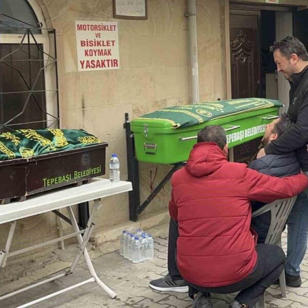 Bilecik'teki Trafik Kazasında Öğretmen ve Kızı Öldü-1