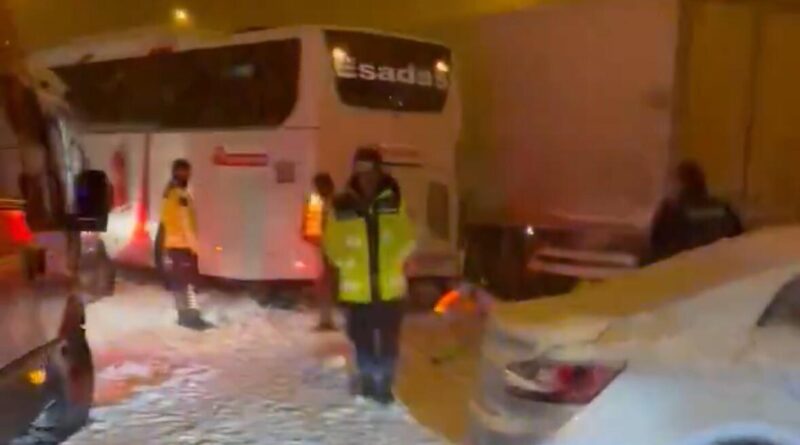 Bolu Dağı'nda TEM Otoyolu İstanbul İstiqametine Ulaşım Kapandı 1