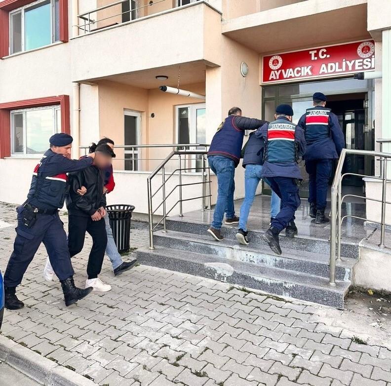 Çanakkale’de işletmeye yapılan pompalı tüfekle saldırıda 3 şüpheli gözaltına alındı