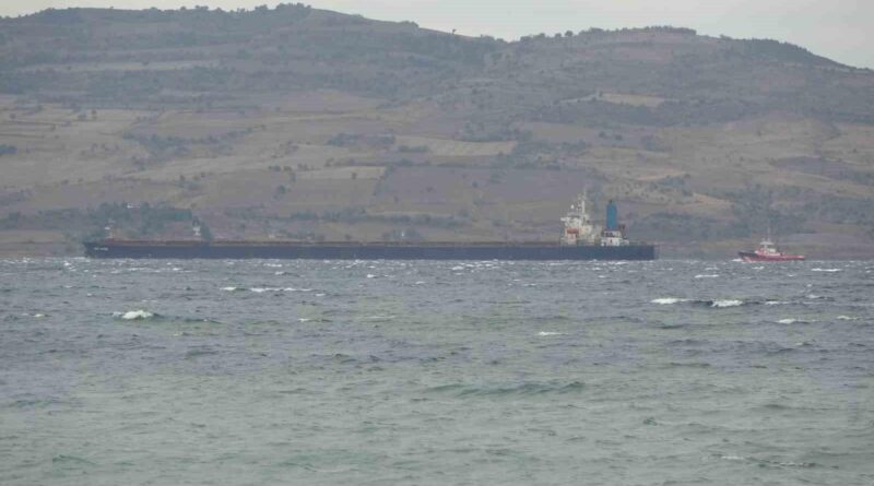 'Capt Natura' gemisi arızalanması sonrası Çanakkale Boğazı geçişlere kapandı 1