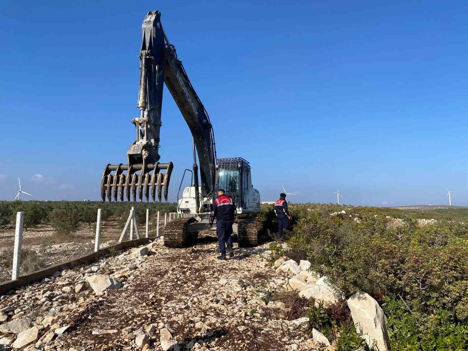 Didim’de Y.Ö., M.Ç. adına hazine arazisinde izinsiz yer açtığı için yakalandı