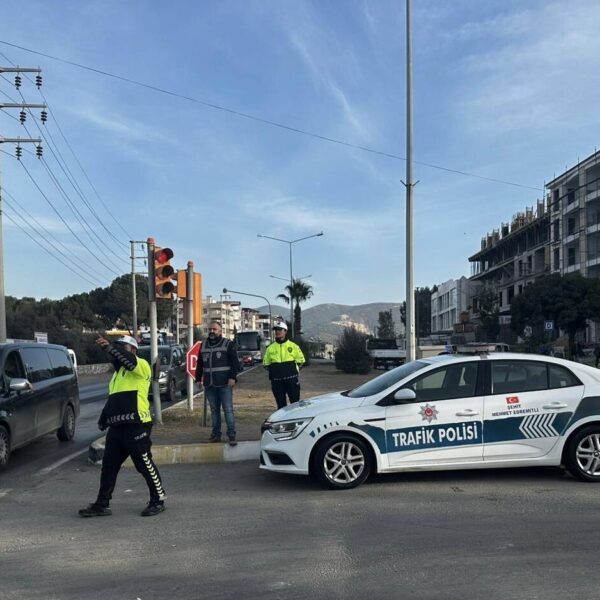 Dilencilik faaliyetleri yoğun olarak gözlemlendiği noktalarda polis ekipleri kontrolleri sıklaştırıyor-2