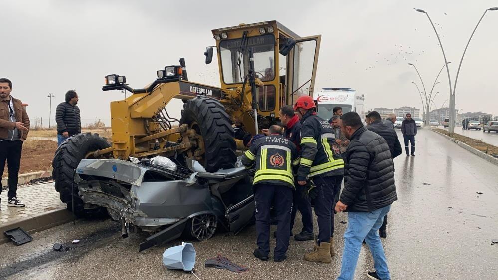 Elazığ’da Prof. Dr. Nuri Orhan Bulvarı’nda Yaşanan Otomobil Kaza Sonunda Sürücü Hayatını Kaybetti