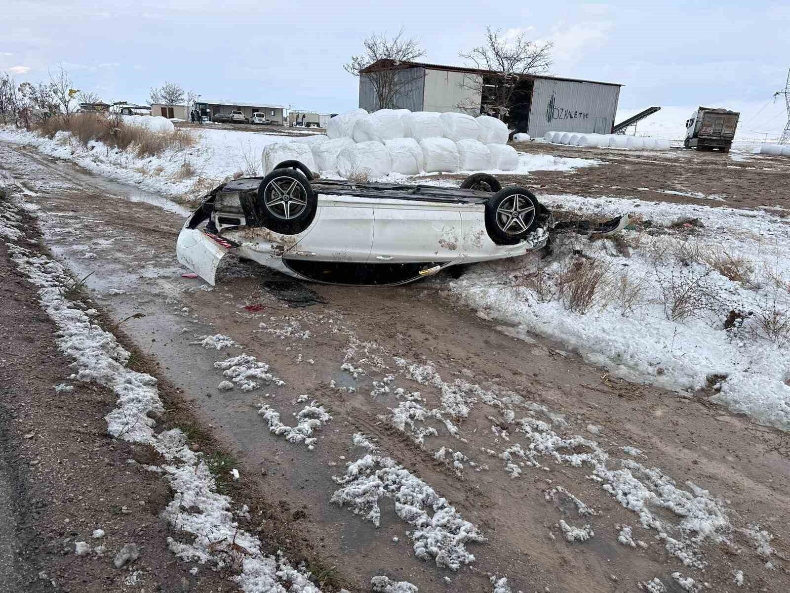 Ereğli’de tipi ve buzlanma nedeniyle otomobil takla attı 4 kişi yaralandı