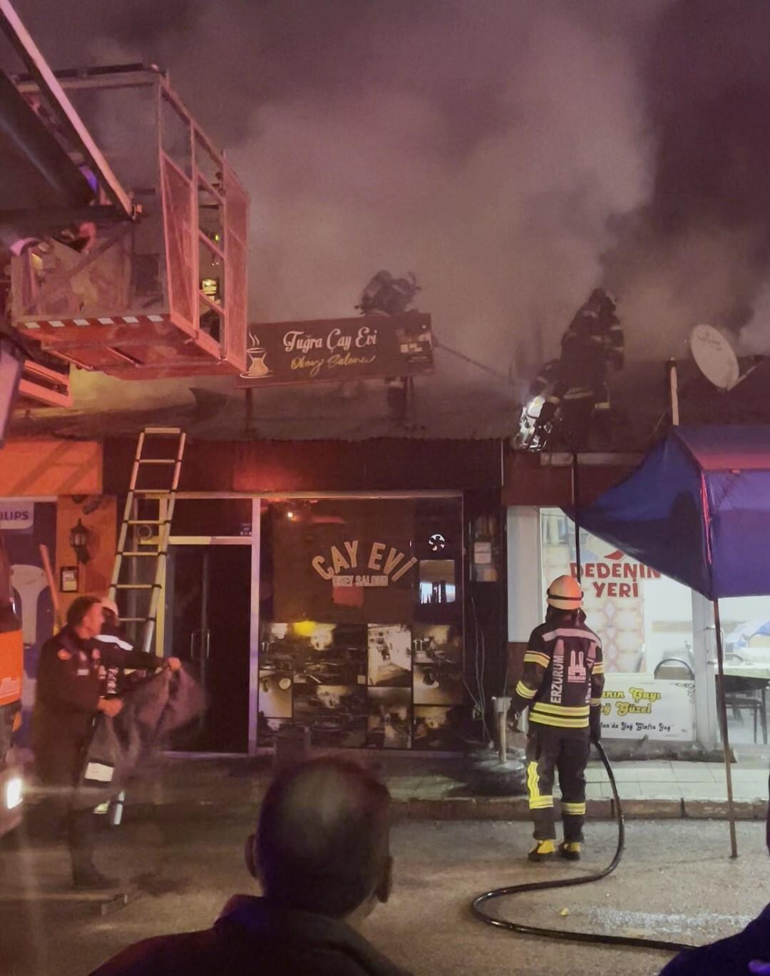 Erzurum’da Çay Ocağı Yangını Söndürüldü