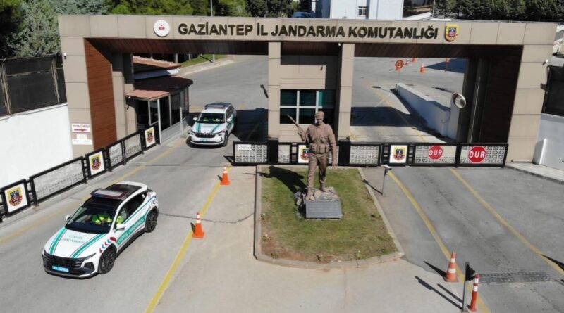 Gaziantep Nizip’te 800 Kilogram Zeytin Çalan 3 Şüpheli Jandarma Ekiplerince Yakalanıp Gözalta Edildi 1