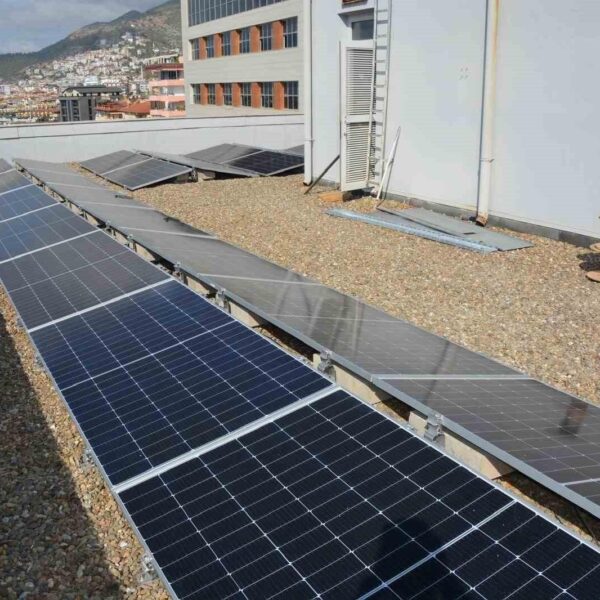 Güneş Enerjisi ile Kendi Elektrikini Üreten Alanya Adalet Sarayı-1