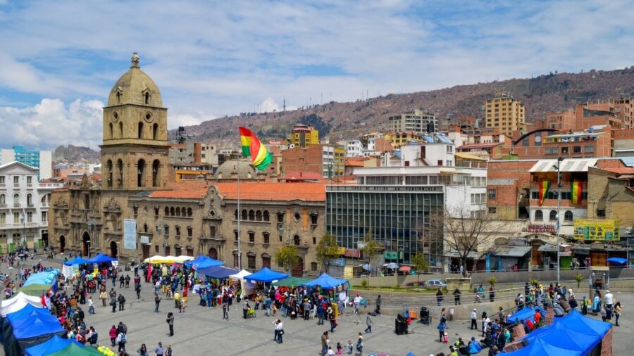 hangi ülkenin iki tane başkenti var la paz