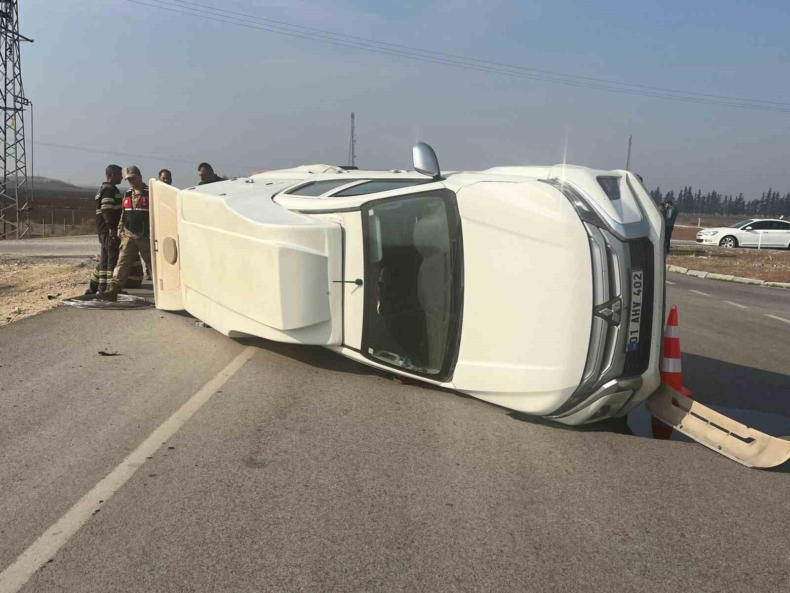 Hatay’da Reyhanlı-Antakya Yolu Beşaslan Mahallesi’nde Otomobil Ve Kamyonet Arası Çarpışma kazası 3 Kişiyi Yaraladı