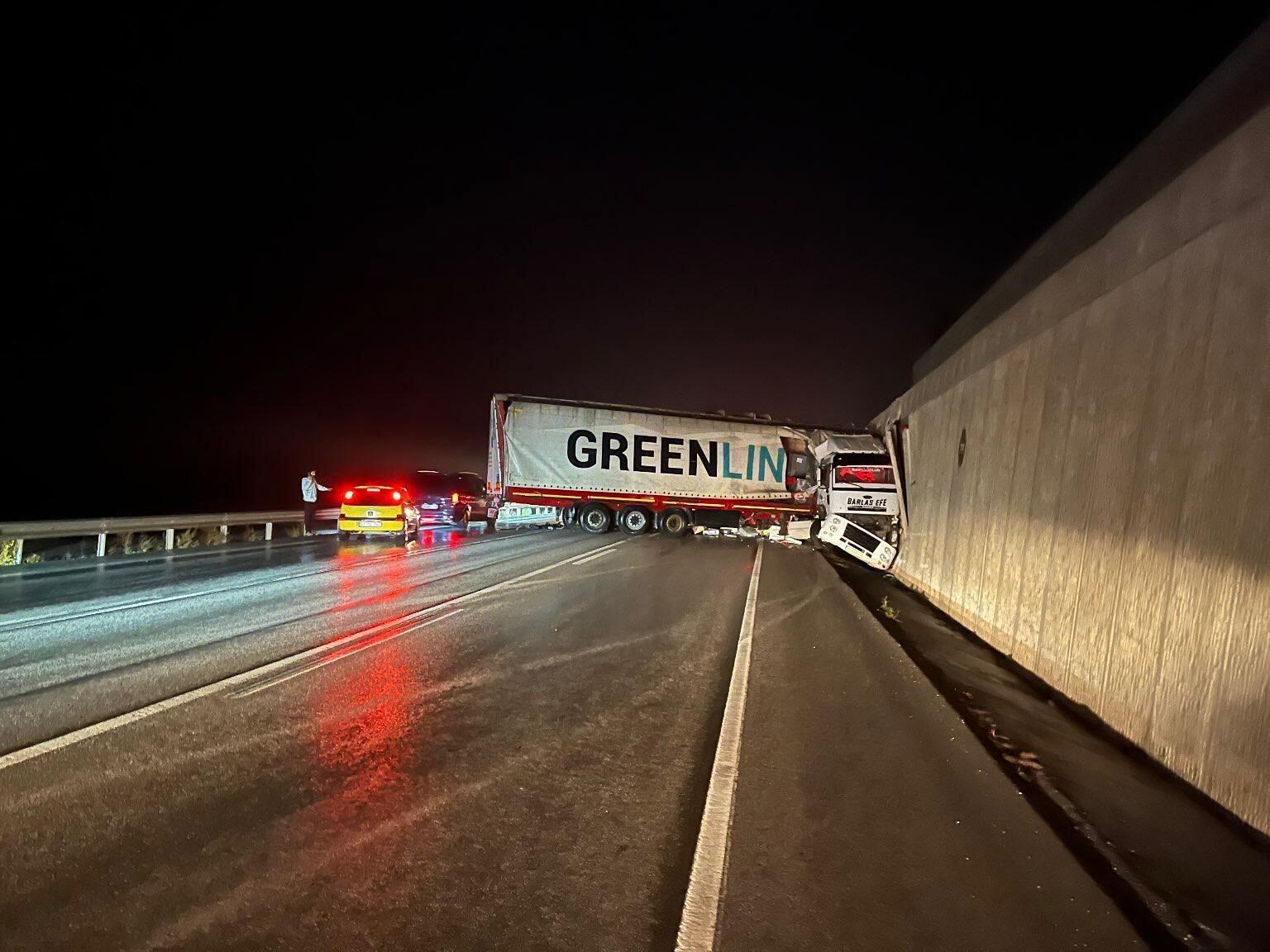 İznik-Yenişehir Yolu’nda Yağışlı Havada Trafik Kazası