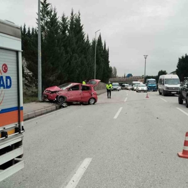 Karabük'te kaza sonrası ambulanslar-1