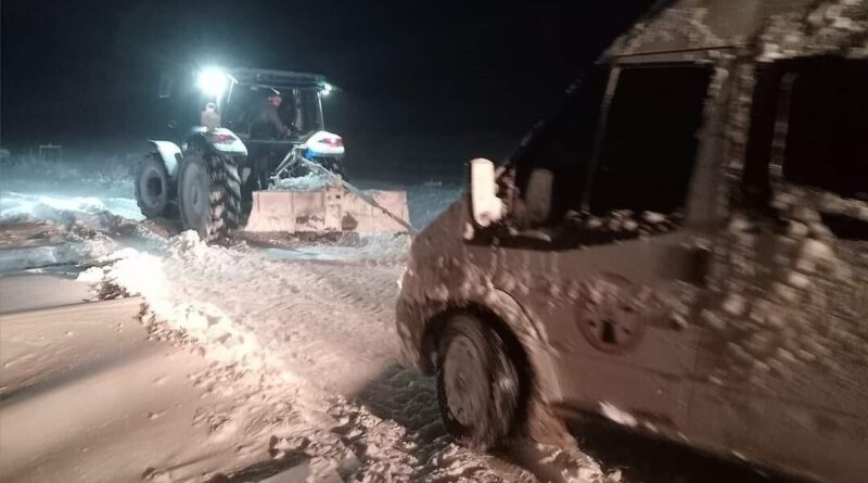 Kayseri'de Kar Yağışı ve Tipi nedeniyle 1200 Vatandaş Kurtarıldı 1