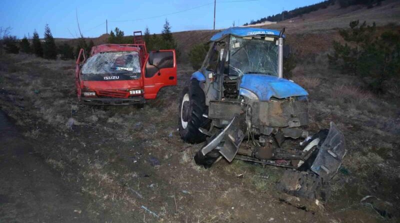 Kırıkkale’de Kamyonet-Traktör Kaza Sonucu Sürücü Yaralandı 1