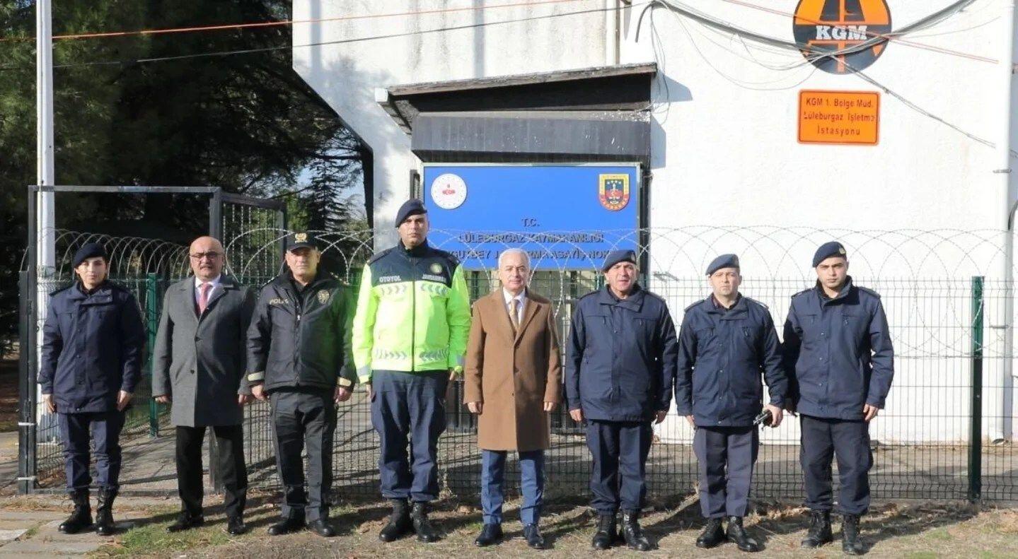 Kırklareli Valisi Uğur Turan, jandarma ile trafik kontrolü yaptı