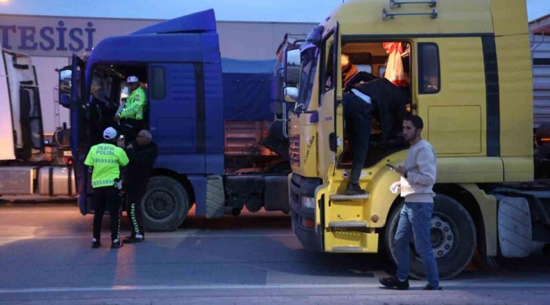 Konya'da 2 Tır Sürücüsü Dur İhtarına Uymadıkları İçin 30 kilometre Kaçtı ve Gözaltına Alındı 1