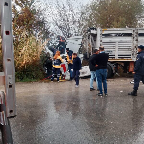 Malatya'da kontrolden çıkan tır kazası-1