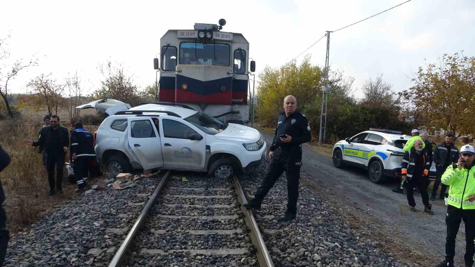 Malatya’da Yük Treni ile Araç Çarpışması 2 Kişi Yaralandı