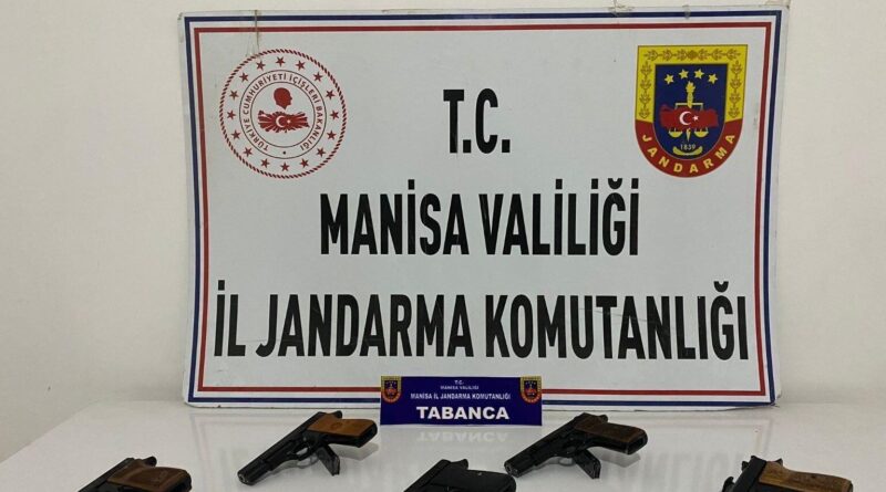 Manisa'da O.M. 9 Tabanca ve Eşya ile Gözaltına Alındı 1