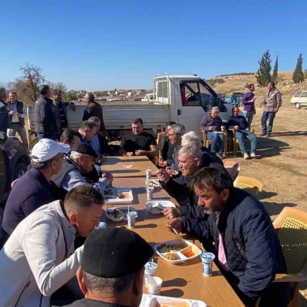 Manisa’da vatandaşlar yağmur duasına çıktı
-12