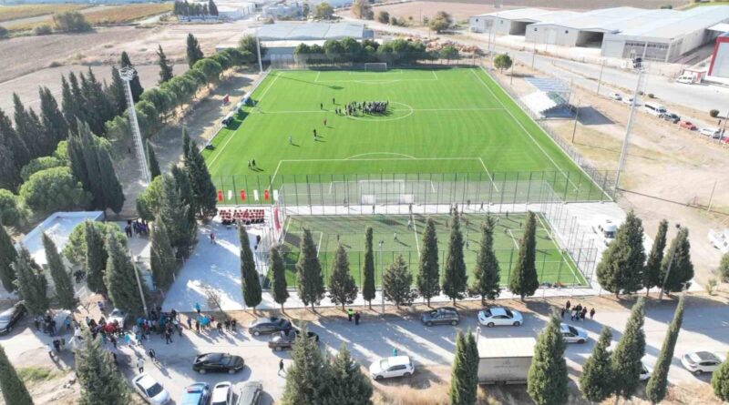 Manisa’ya 245 seyircili yeni futbol sahası kazandırıldı 1