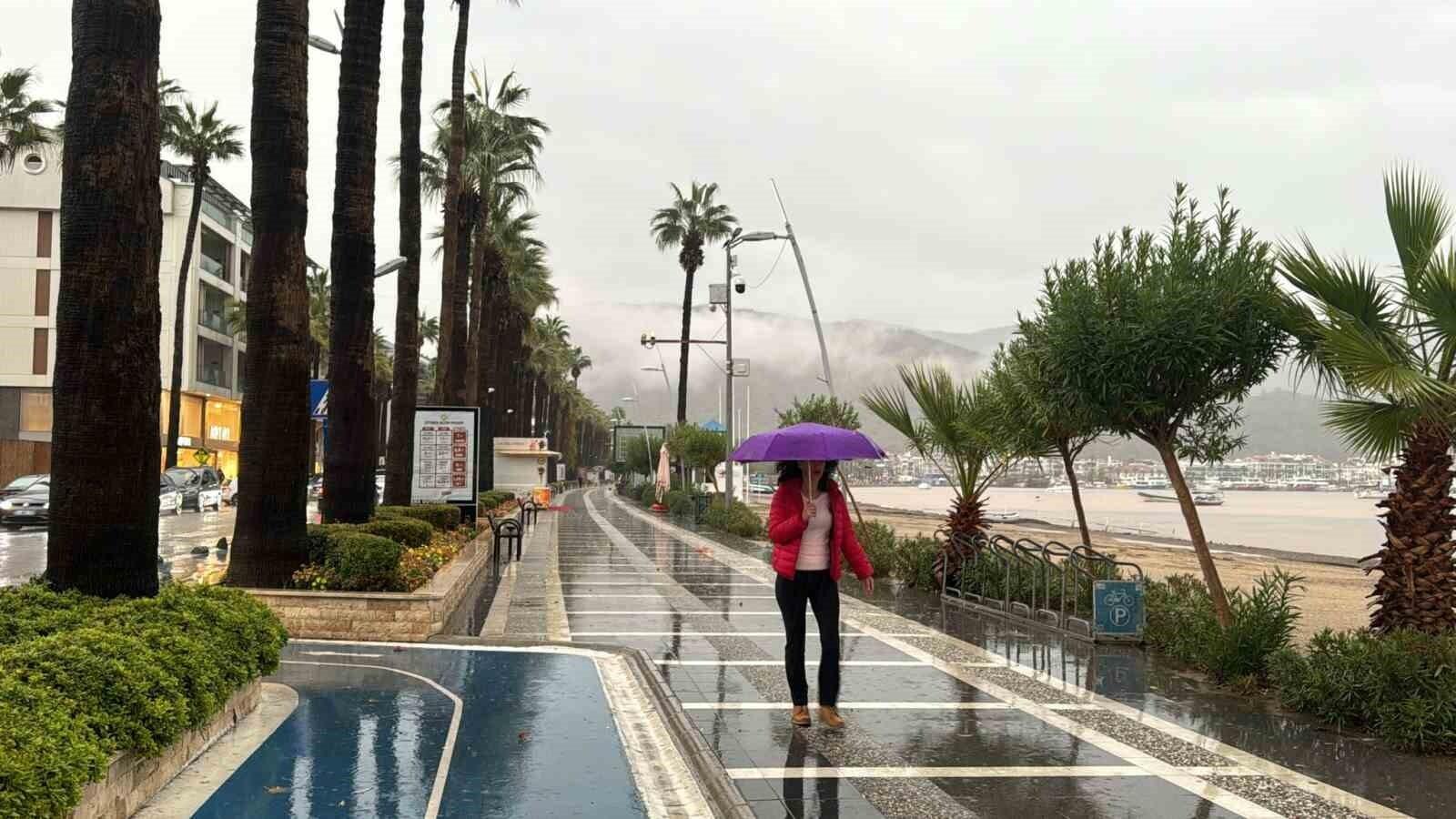 Marmaris’te Sağanak Yağışlar Devam Ediyor, Kaymakam Kaya Tüm Tedbirlerin Alındığını Söyledi