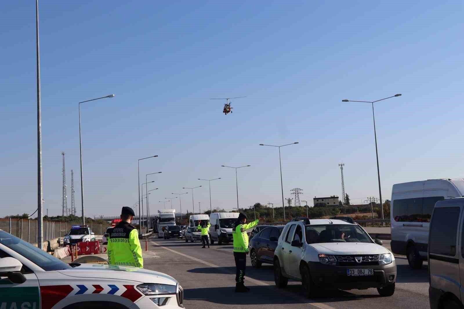 Mersin’de Cayrokopter Desteğiyle Trafik Denetiminde 113 Araç ve 215 Şahıs Sorgulan