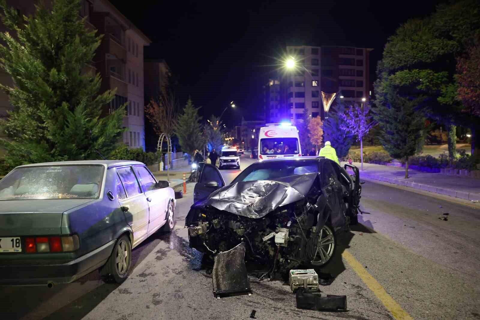 Nevşehir’de Alkollü Aday Sürücü 4 Araca Çarparak Durdu