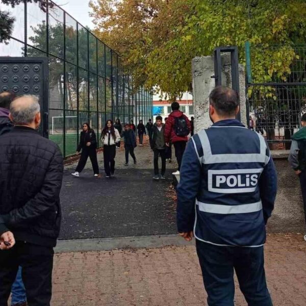 Polis Memurları Okul Çevresinde Güvenlik Denetimi-1