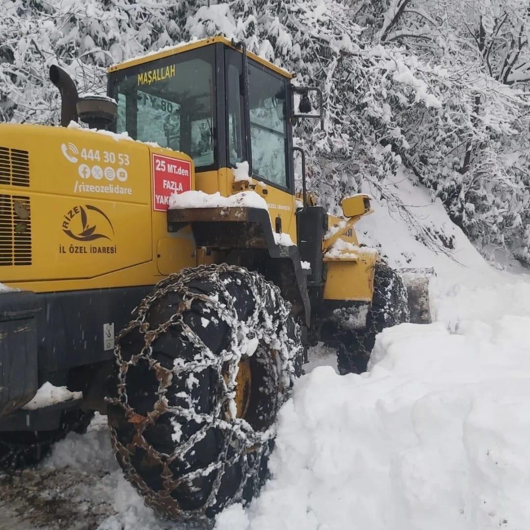 Rize Ardeşeninde Kar Nedeniyle Mahsur Kalan 7 Kişi Kurtarıldı