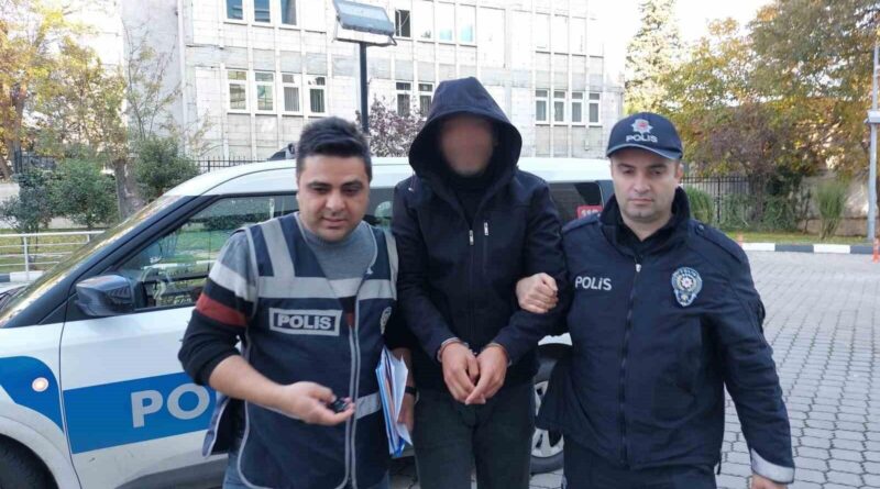 Samsun'da Pazarlama Aracından Mutfak Eşyası Çalan M.A.K. Gözaltına Alındı 1