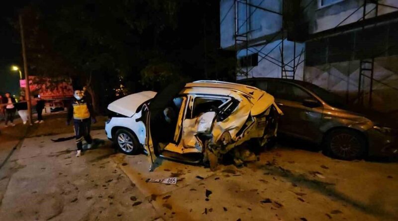 Sapanca'da Ambulans ve Araçlar İçin Trafik Kazasında Bir Ölü, Üç Yaralı 1